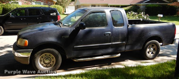 image for item DK9918 2002 Ford F150 XLT SuperCab pickup truck