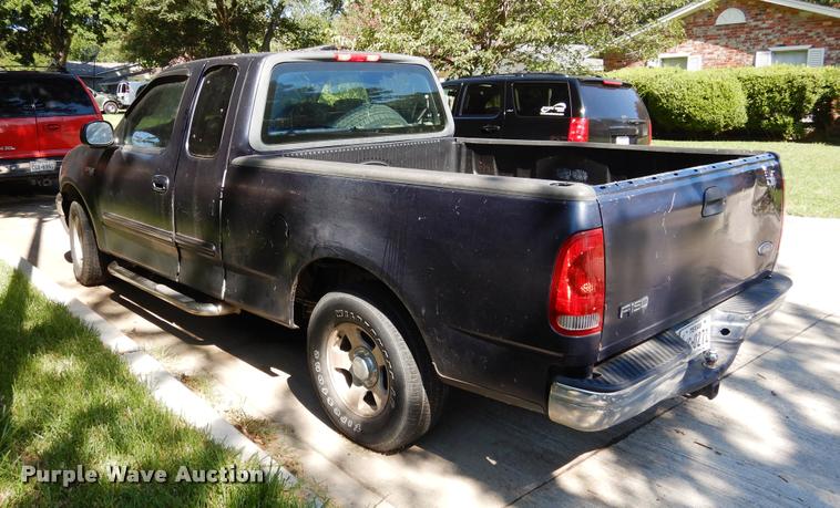 image for item DK9918 2002 Ford F150 XLT SuperCab pickup truck