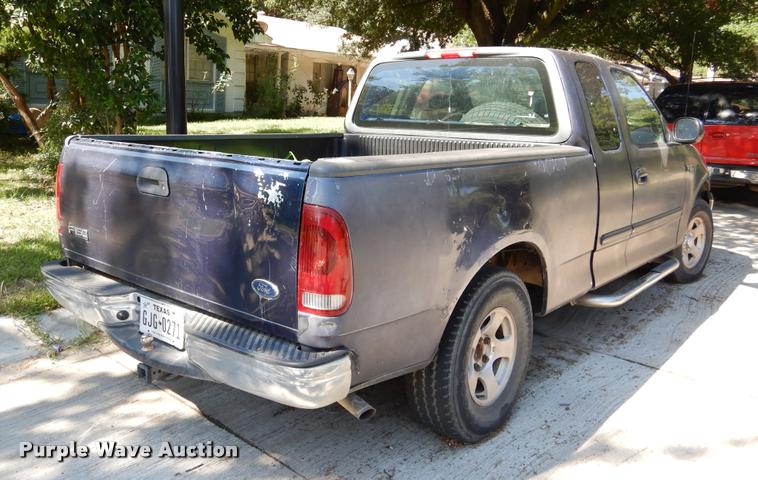 image for item DK9918 2002 Ford F150 XLT SuperCab pickup truck