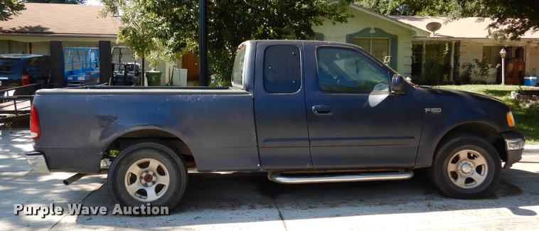 image for item DK9918 2002 Ford F150 XLT SuperCab pickup truck