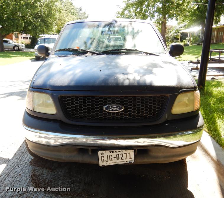 image for item DK9918 2002 Ford F150 XLT SuperCab pickup truck