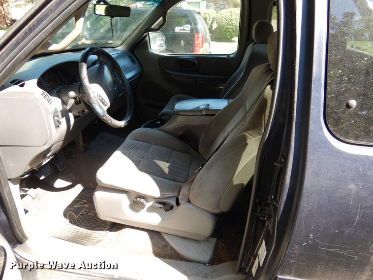 image for item DK9918 2002 Ford F150 XLT SuperCab pickup truck