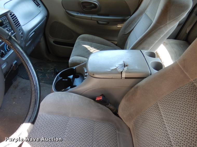 image for item DK9918 2002 Ford F150 XLT SuperCab pickup truck