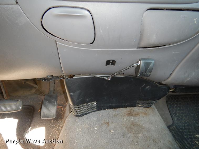 image for item DK9918 2002 Ford F150 XLT SuperCab pickup truck