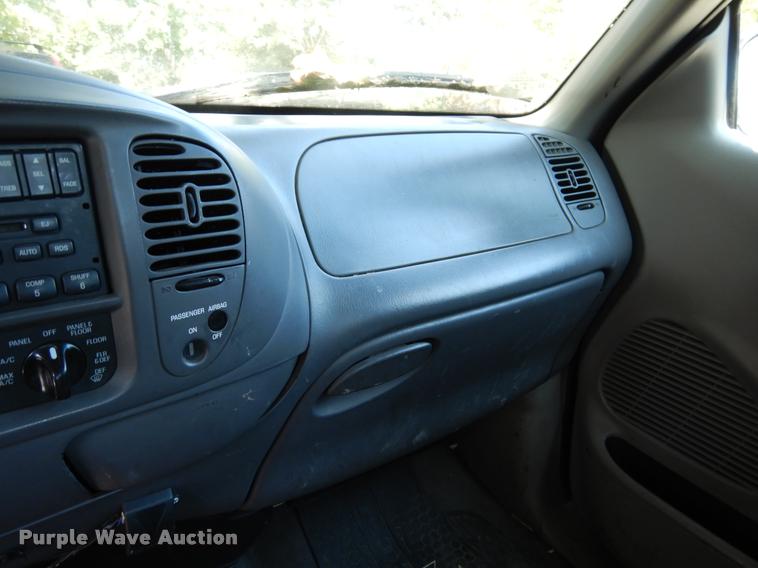 image for item DK9918 2002 Ford F150 XLT SuperCab pickup truck