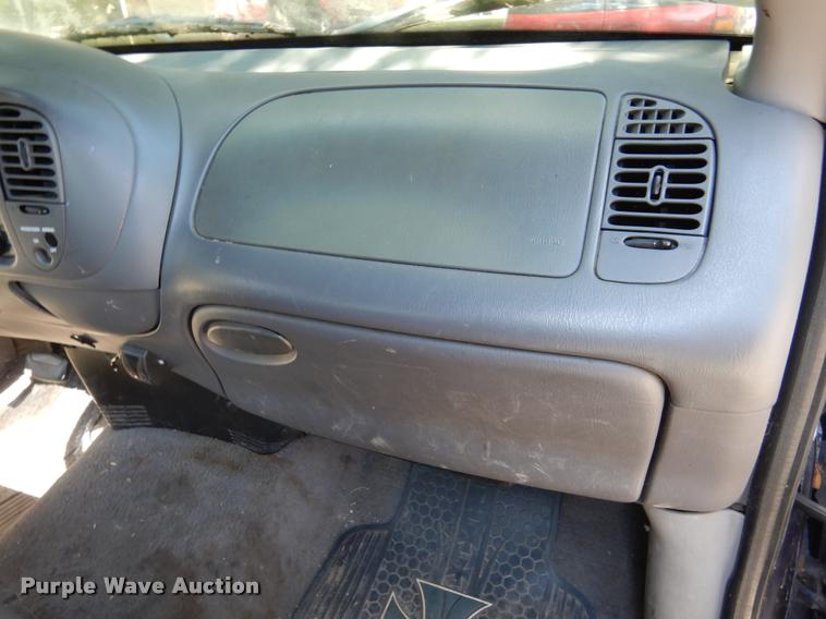 image for item DK9918 2002 Ford F150 XLT SuperCab pickup truck