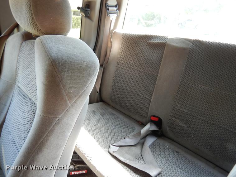 image for item DK9918 2002 Ford F150 XLT SuperCab pickup truck