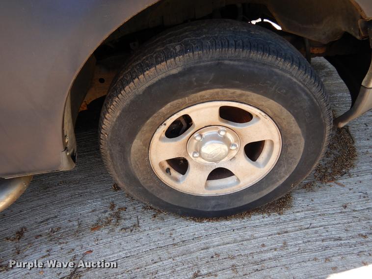 image for item DK9918 2002 Ford F150 XLT SuperCab pickup truck