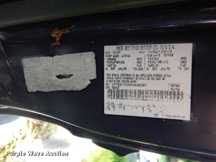 image for item DK9918 2002 Ford F150 XLT SuperCab pickup truck