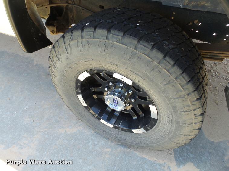 image for item DL9120 2005 Ford E350 Super Duty Extended van