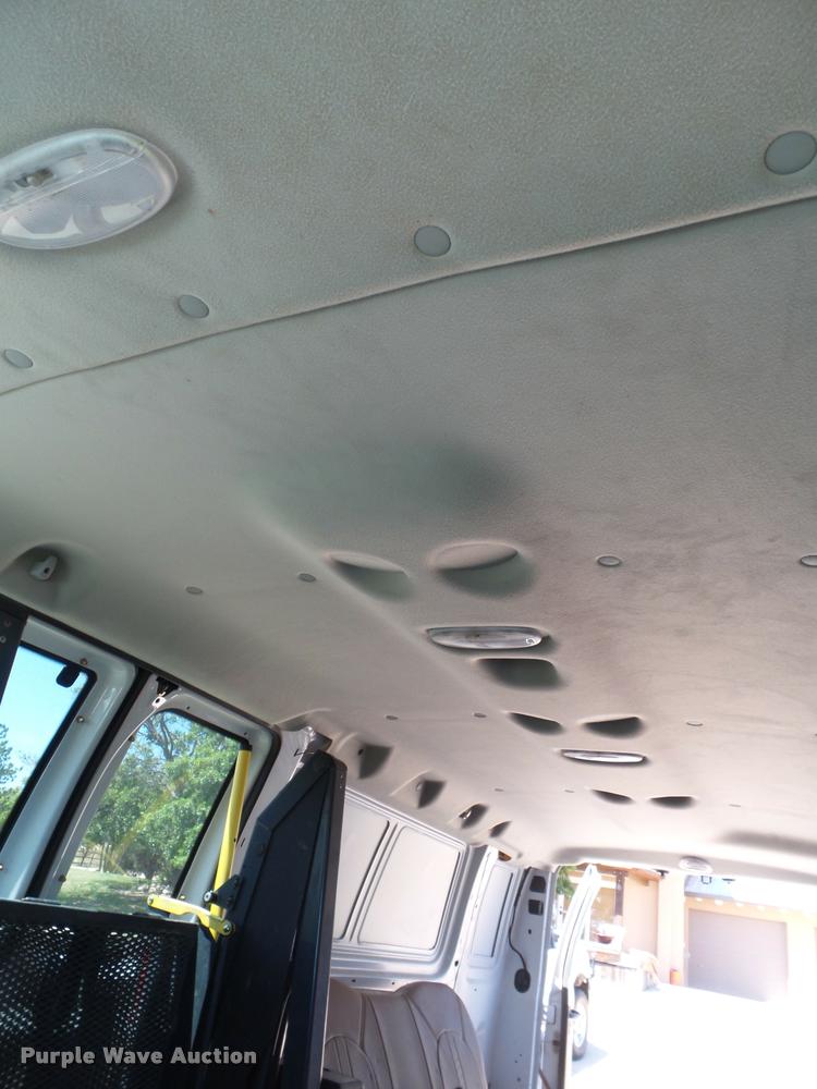 image for item DL9120 2005 Ford E350 Super Duty Extended van