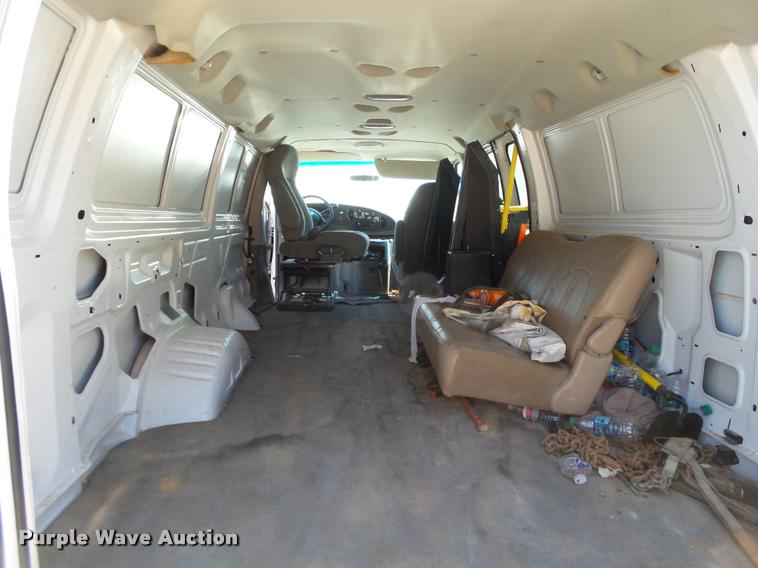 image for item DL9120 2005 Ford E350 Super Duty Extended van
