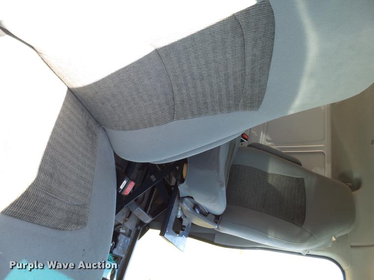 image for item DL9120 2005 Ford E350 Super Duty Extended van