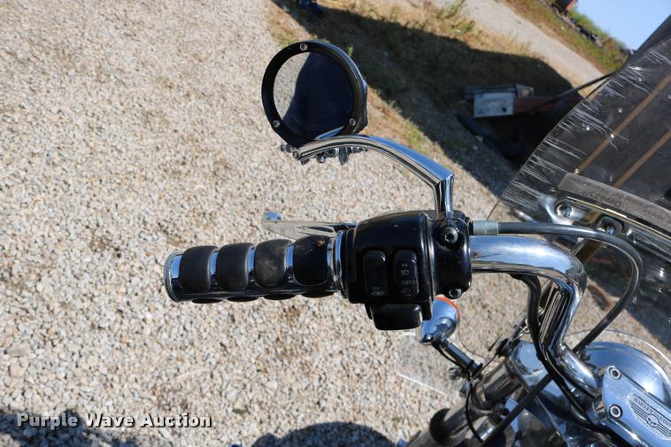 image for item DM9273 2006 Harley Davidson FXSTI motorcycle