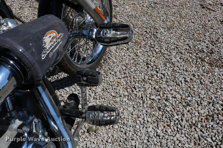 image for item DM9273 2006 Harley Davidson FXSTI motorcycle