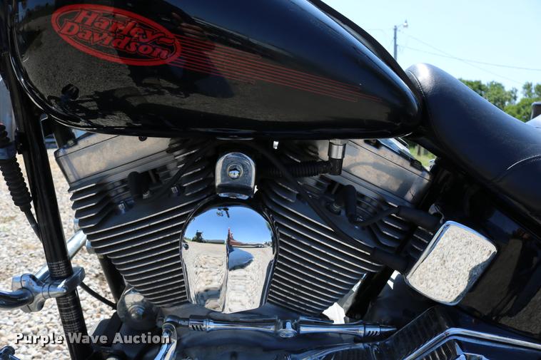 image for item DM9273 2006 Harley Davidson FXSTI motorcycle