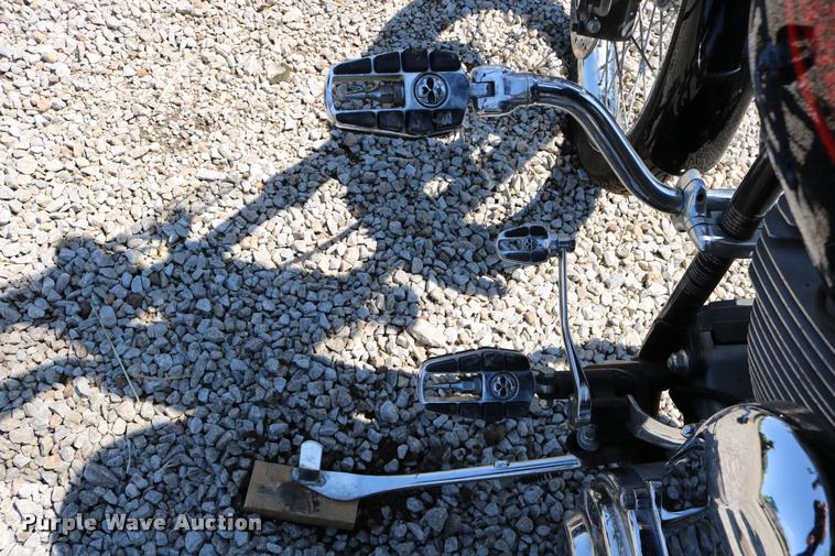 image for item DM9273 2006 Harley Davidson FXSTI motorcycle