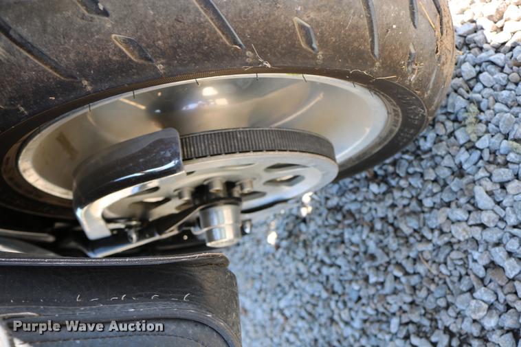 image for item DM9273 2006 Harley Davidson FXSTI motorcycle