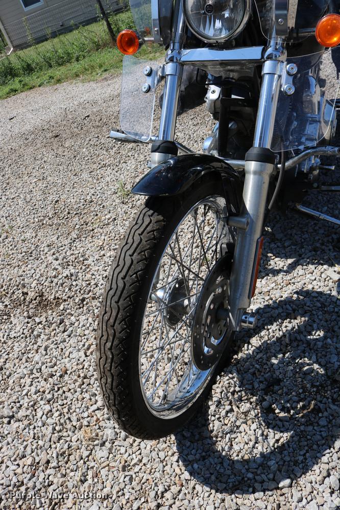 image for item DM9273 2006 Harley Davidson FXSTI motorcycle