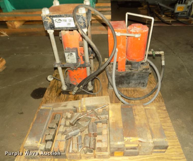 Gates Power Crimp 3000 crimper in Omaha, NE Item DO9148 sold Purple