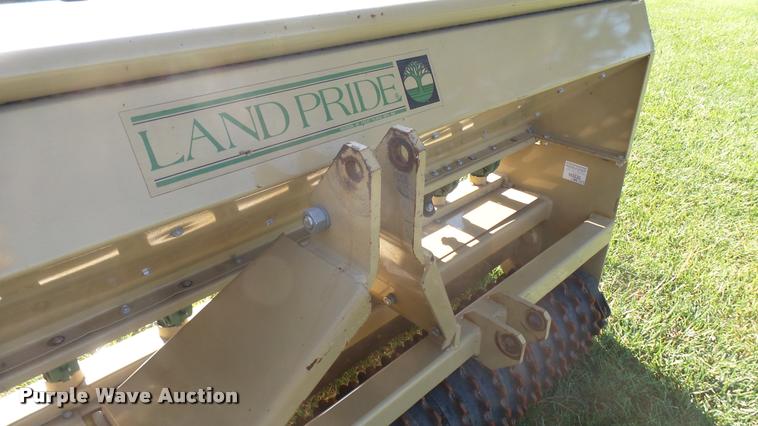 image for item DO9899 Land Pride 1572 seeder