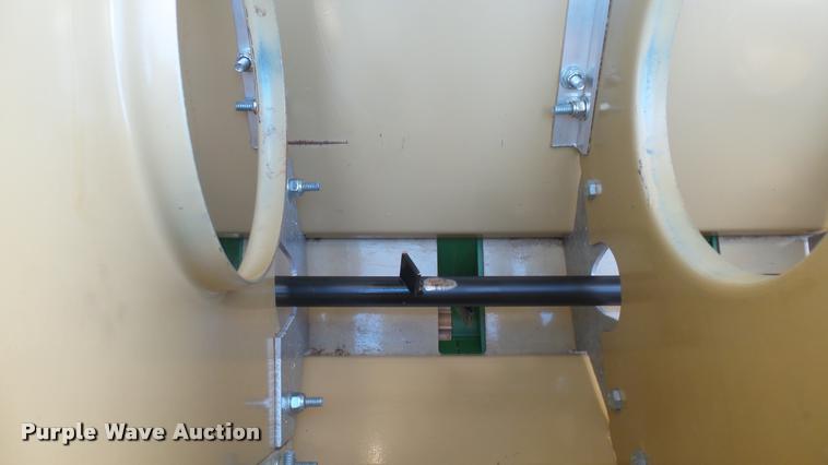 image for item DO9899 Land Pride 1572 seeder