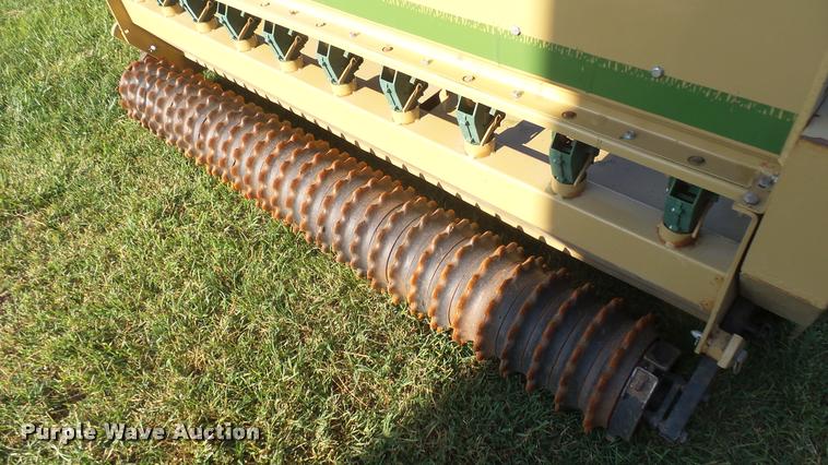 image for item DO9899 Land Pride 1572 seeder