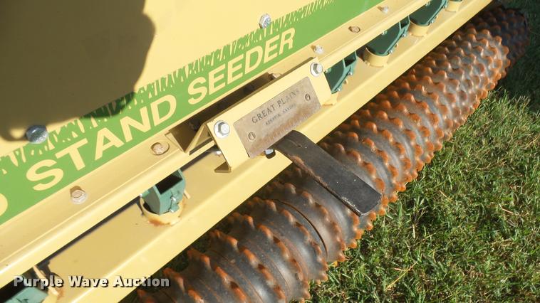 image for item DO9899 Land Pride 1572 seeder