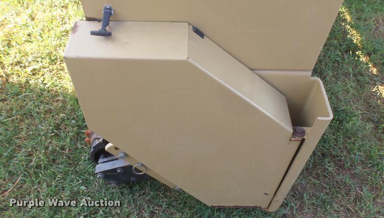 image for item DO9899 Land Pride 1572 seeder