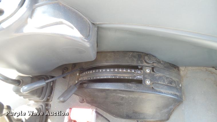 image for item DO9909 2002 New Holland TN55S tractor