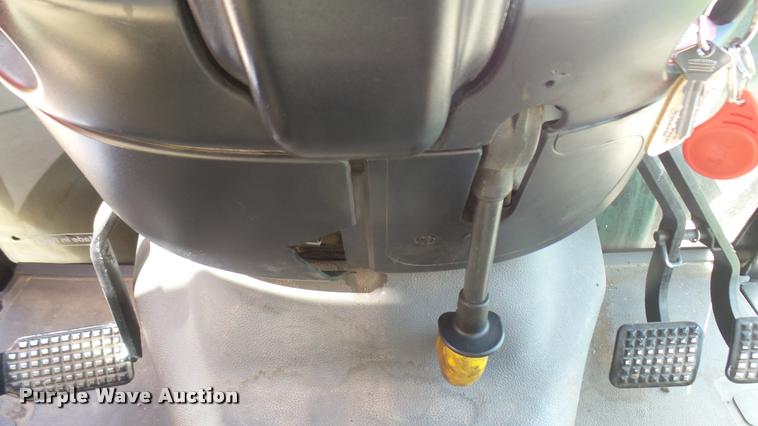 image for item DO9909 2002 New Holland TN55S tractor