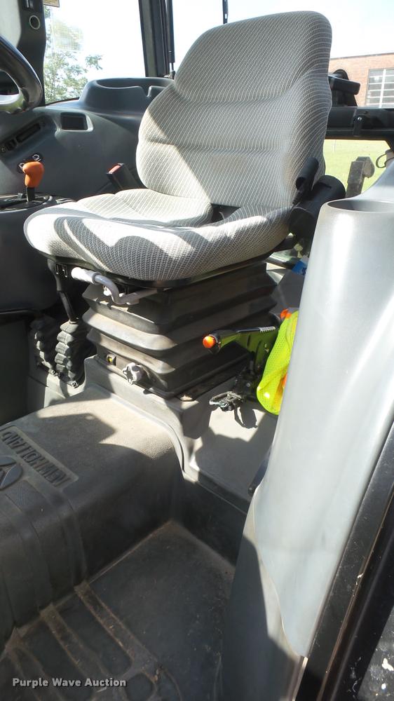 image for item DO9909 2002 New Holland TN55S tractor