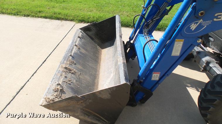 image for item DO9909 2002 New Holland TN55S tractor