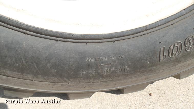 image for item DO9909 2002 New Holland TN55S tractor