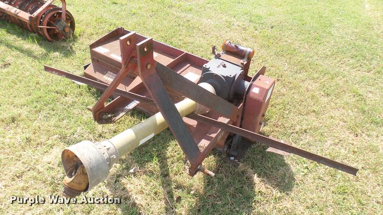 image for item DO9978 Toro Aerothatch 83 slit seeder