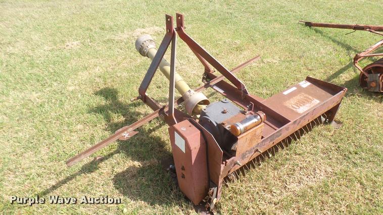image for item DO9978 Toro Aerothatch 83 slit seeder