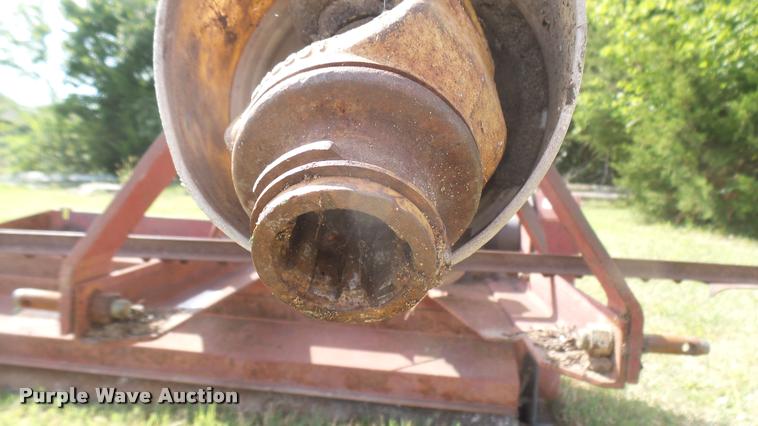 image for item DO9978 Toro Aerothatch 83 slit seeder