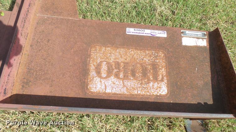 image for item DO9978 Toro Aerothatch 83 slit seeder