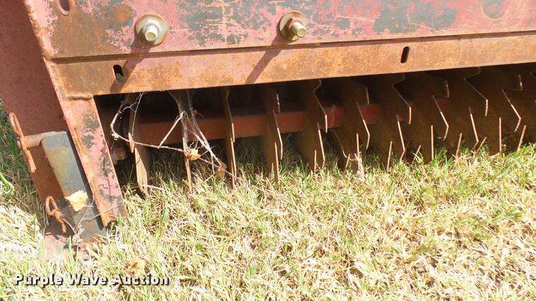 image for item DO9978 Toro Aerothatch 83 slit seeder