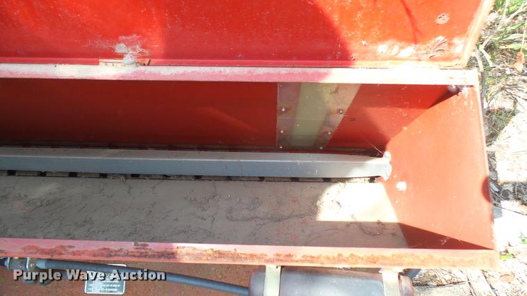 image for item DO9978 Toro Aerothatch 83 slit seeder