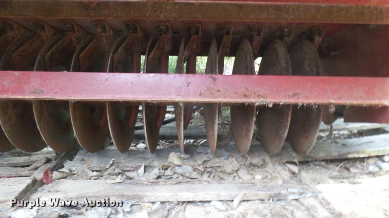 image for item DO9978 Toro Aerothatch 83 slit seeder