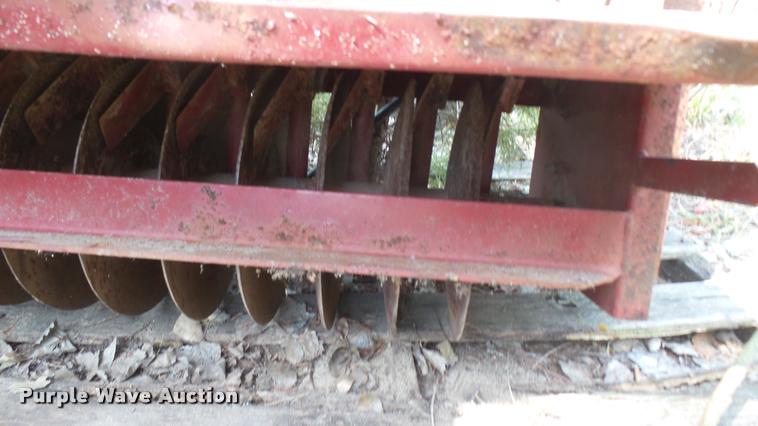 image for item DO9978 Toro Aerothatch 83 slit seeder
