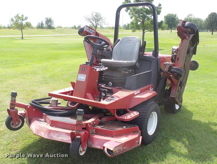 image for item DO9981 Toro Groundmaster 4000D greens mower