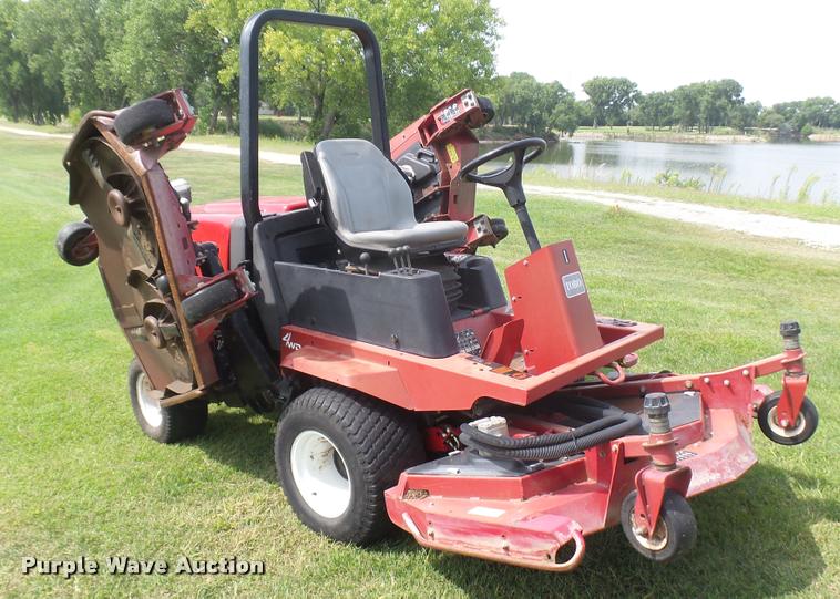 image for item DO9981 Toro Groundmaster 4000D greens mower