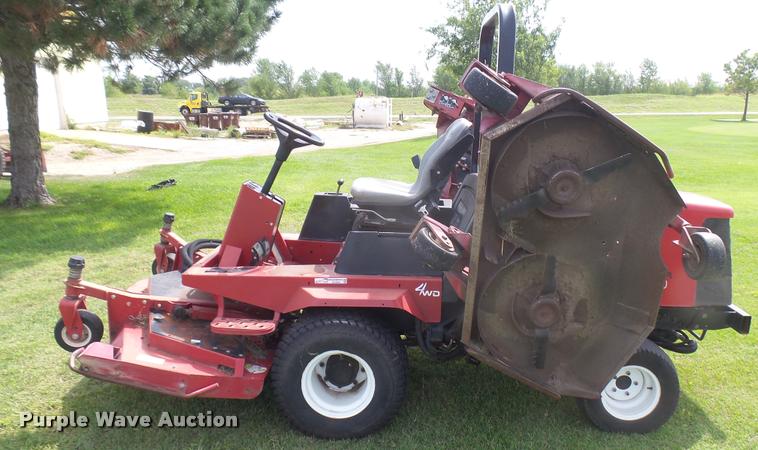 image for item DO9981 Toro Groundmaster 4000D greens mower