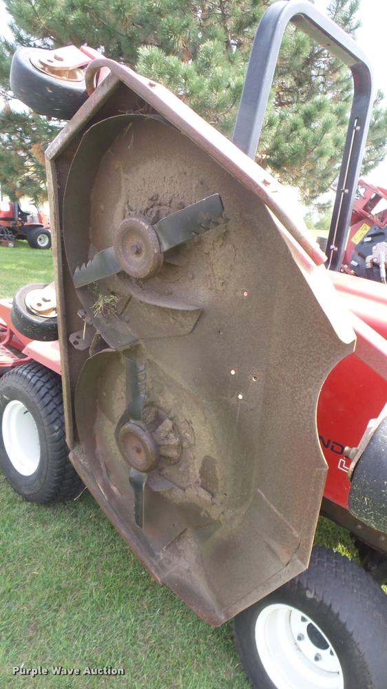 image for item DO9981 Toro Groundmaster 4000D greens mower