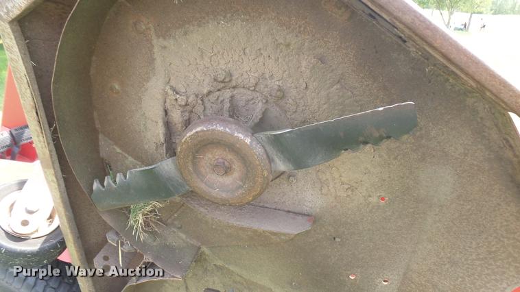 image for item DO9981 Toro Groundmaster 4000D greens mower