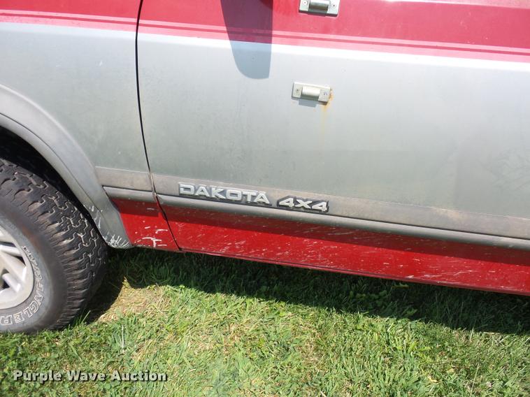 image for item DP9206 1991 Dodge Dakota Club Cab pickup truck