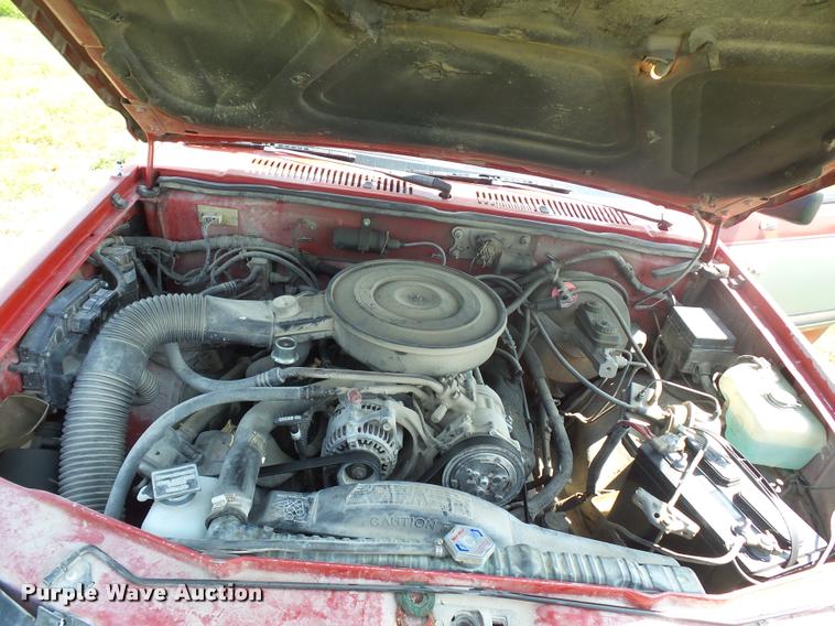 image for item DP9206 1991 Dodge Dakota Club Cab pickup truck