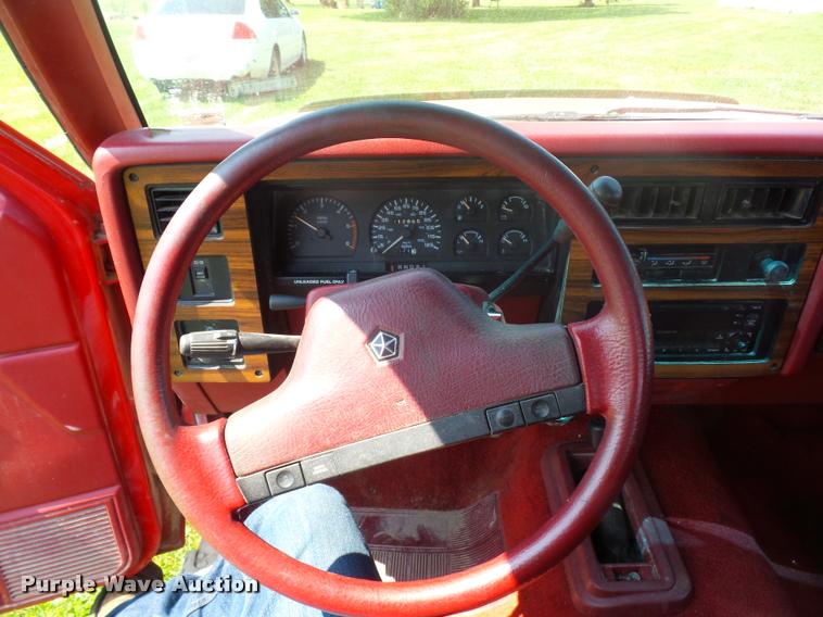 image for item DP9206 1991 Dodge Dakota Club Cab pickup truck
